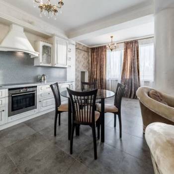 Продается 3-х комнатная квартира, 175 м²