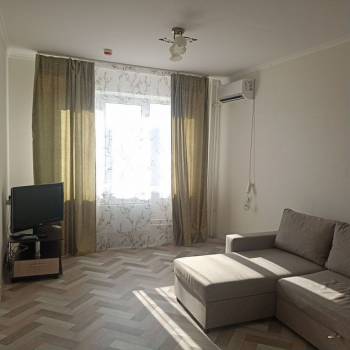 Сдается 1-комнатная квартира, 40 м²