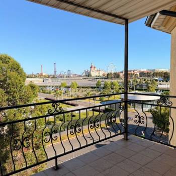 Сдается 2-х комнатная квартира, 150 м²