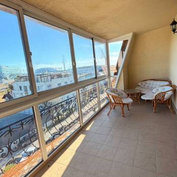 Сдается 2-х комнатная квартира, 150 м²