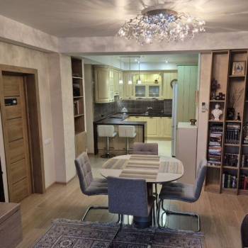 Продается Многокомнатная квартира, 94 м²