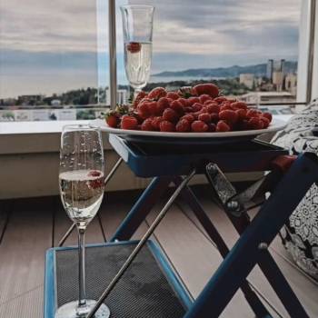 Сдается 2-х комнатная квартира, 108 м²