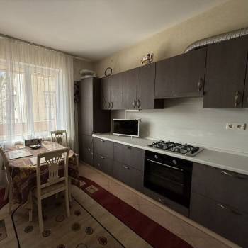 Сдается 2-х комнатная квартира, 65 м²