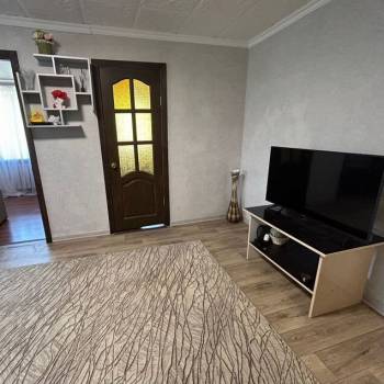 Сдается Многокомнатная квартира, 60 м²
