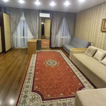 Сдается 1-комнатная квартира, 42 м²