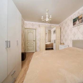 Продается 3-х комнатная квартира, 57 м²