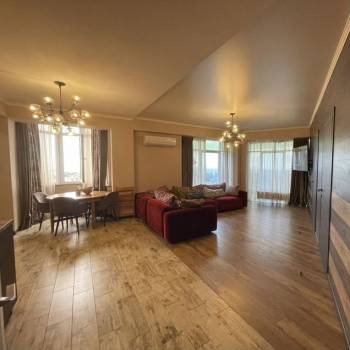 Сдается 1-комнатная квартира, 62 м²