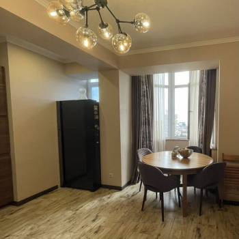 Сдается 1-комнатная квартира, 62 м²