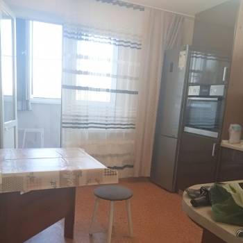 Сдается 1-комнатная квартира, 42 м²