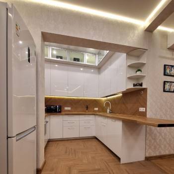 Сдается 2-х комнатная квартира, 97 м²