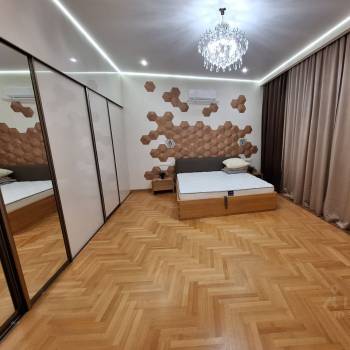 Сдается 2-х комнатная квартира, 97 м²