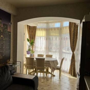 Продается 1-комнатная квартира, 46 м²
