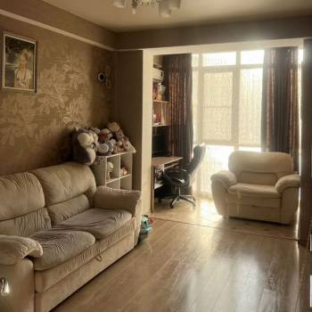 Продается 1-комнатная квартира, 46 м²