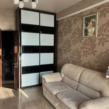 Продается 1-комнатная квартира, 46 м²