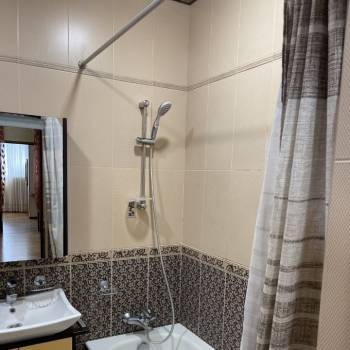Сдается Многокомнатная квартира, 60 м²
