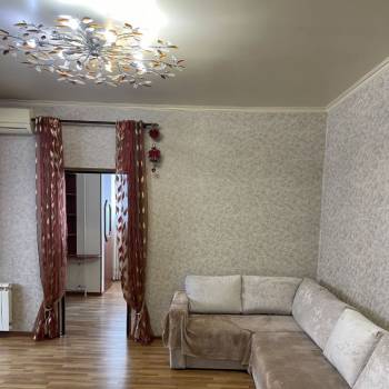 Сдается Многокомнатная квартира, 60 м²