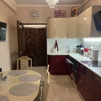 Продается 3-х комнатная квартира, 815 м²
