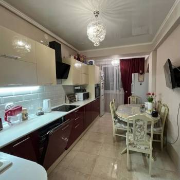 Продается 3-х комнатная квартира, 815 м²