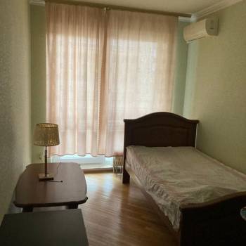 Продается 1-комнатная квартира, 97 м²