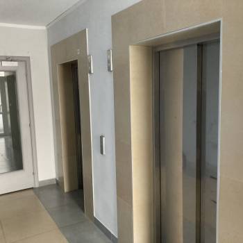 Продается 1-комнатная квартира, 97 м²