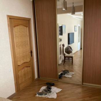 Продается 1-комнатная квартира, 97 м²