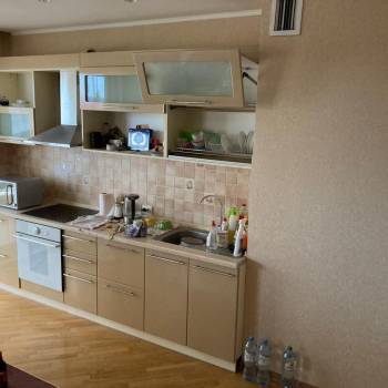Продается 1-комнатная квартира, 97 м²