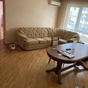Продается 1-комнатная квартира, 97 м²
