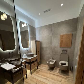Продается 3-х комнатная квартира, 131 м²