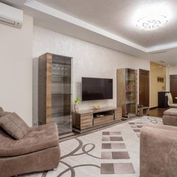 Сдается 2-х комнатная квартира, 106 м²