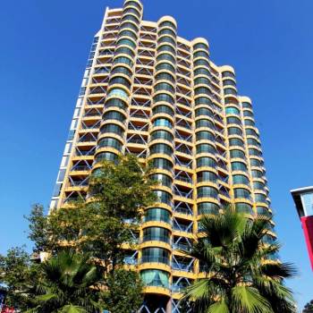 Сдается 2-х комнатная квартира, 106 м²