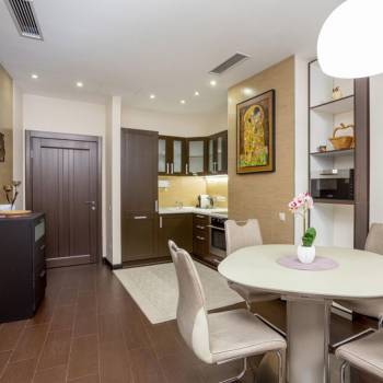 Сдается 2-х комнатная квартира, 106 м²