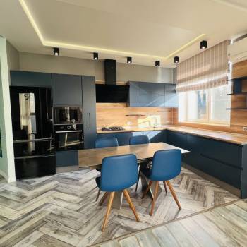 Сдается Многокомнатная квартира, 130 м²