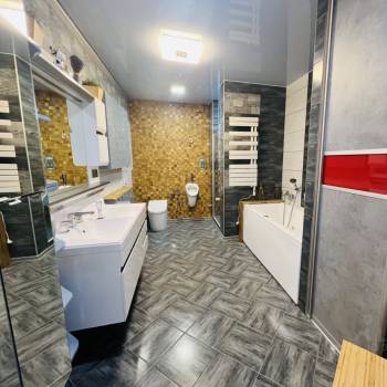 Сдается Многокомнатная квартира, 130 м²
