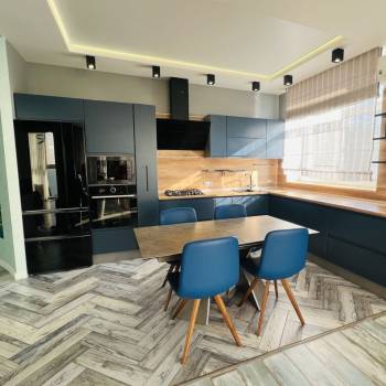 Сдается Многокомнатная квартира, 130 м²