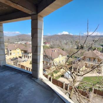 Продается 1-комнатная квартира, 109 м²