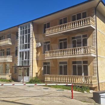 Продается 1-комнатная квартира, 109 м²