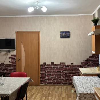 Сдается 2-х комнатная квартира, 100 м²