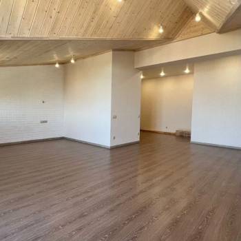Продается 1-комнатная квартира, 84 м²