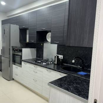 Продается 1-комнатная квартира, 42 м²