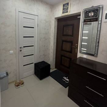 Продается 1-комнатная квартира, 42 м²