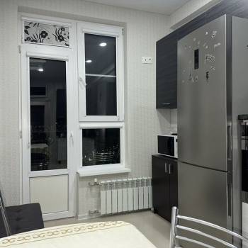 Продается 1-комнатная квартира, 42 м²
