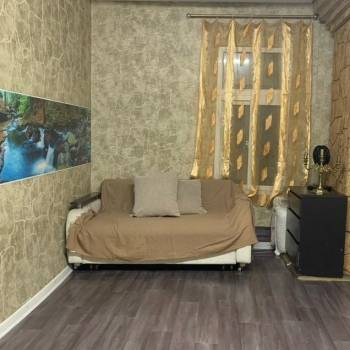 Продается 1-комнатная квартира, 50 м²