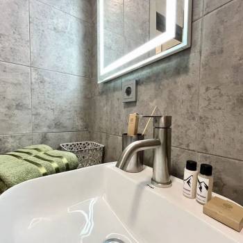 Продается 1-комнатная квартира, 23 м²