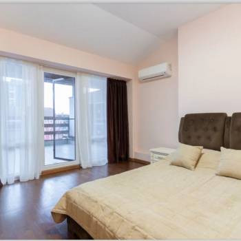 Продается Многокомнатная квартира, 131 м²