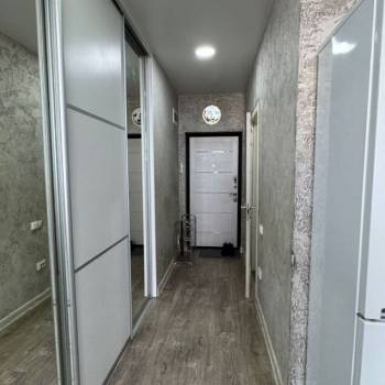 Продается 1-комнатная квартира, 36 м²