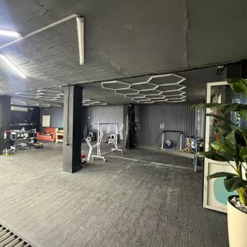 Сдается Нежилое помещение, 160 м²