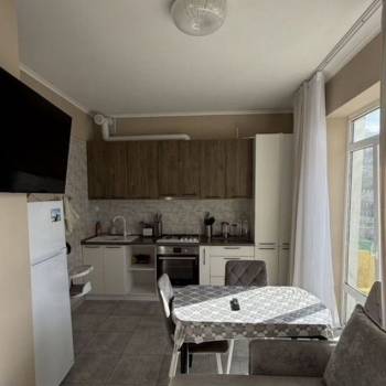 Продается 1-комнатная квартира, 55 м²