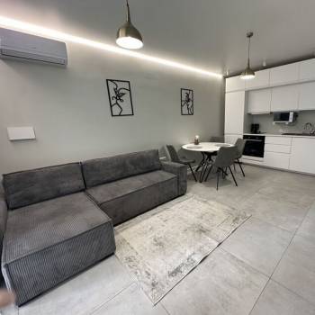 Продается 1-комнатная квартира, 37 м²