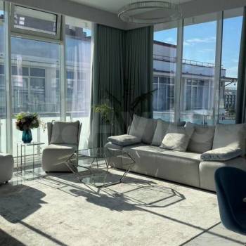Продается Многокомнатная квартира, 171 м²