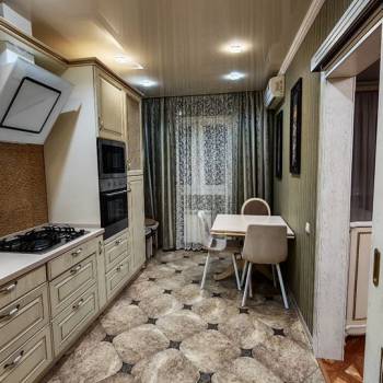 Сдается Многокомнатная квартира, 75,8 м²
